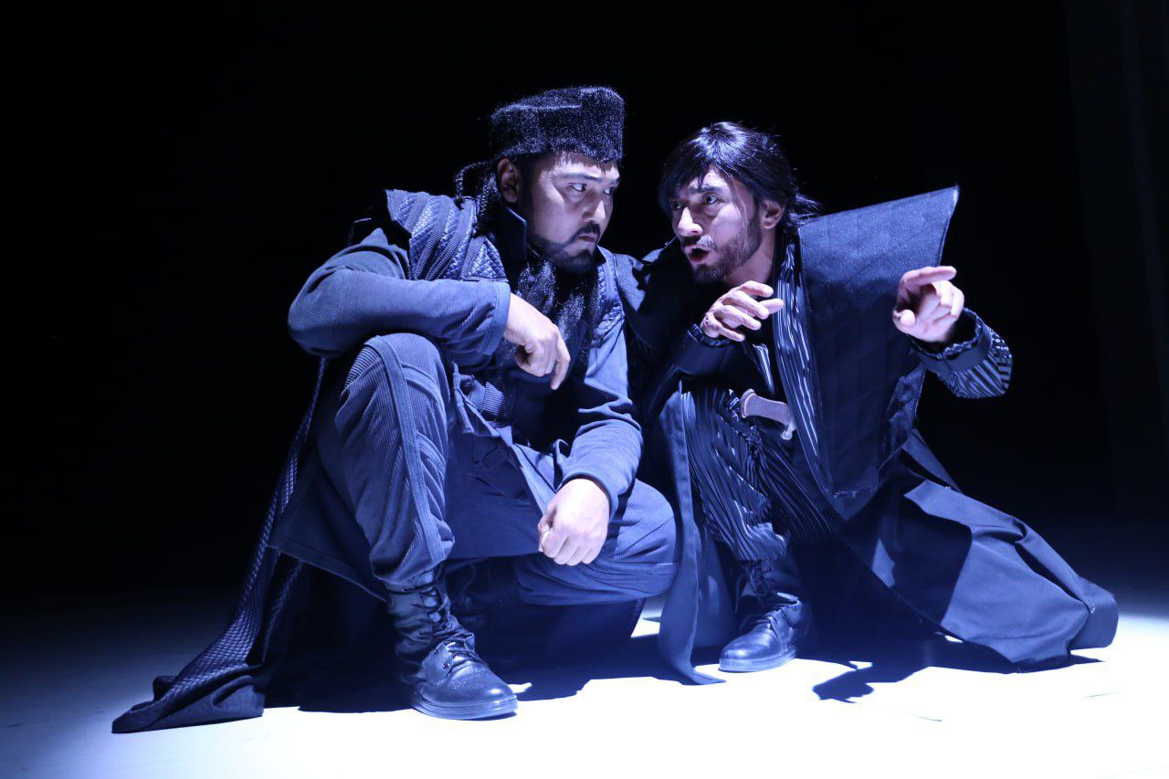 Viloyat musiqali drama teatri sahnasida yangicha nafas — “Ko‘hna Tbilisi nayranglari” va “Gamlet” premyeralari mutaxassislar e’tirofiga sazovor bo‘ldi